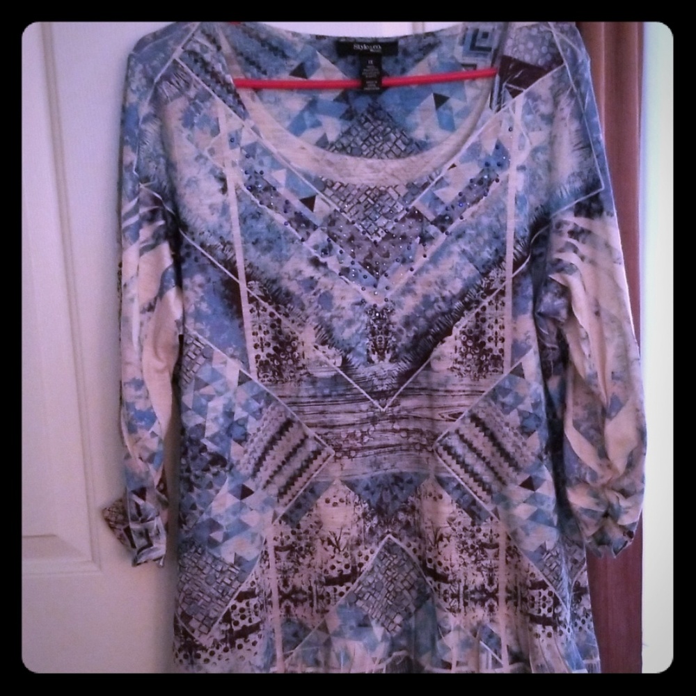 WOMEN'S blouse